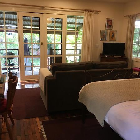 בלגרייב Stone'S Throw Cottage Bed And Breakfast מראה חיצוני תמונה